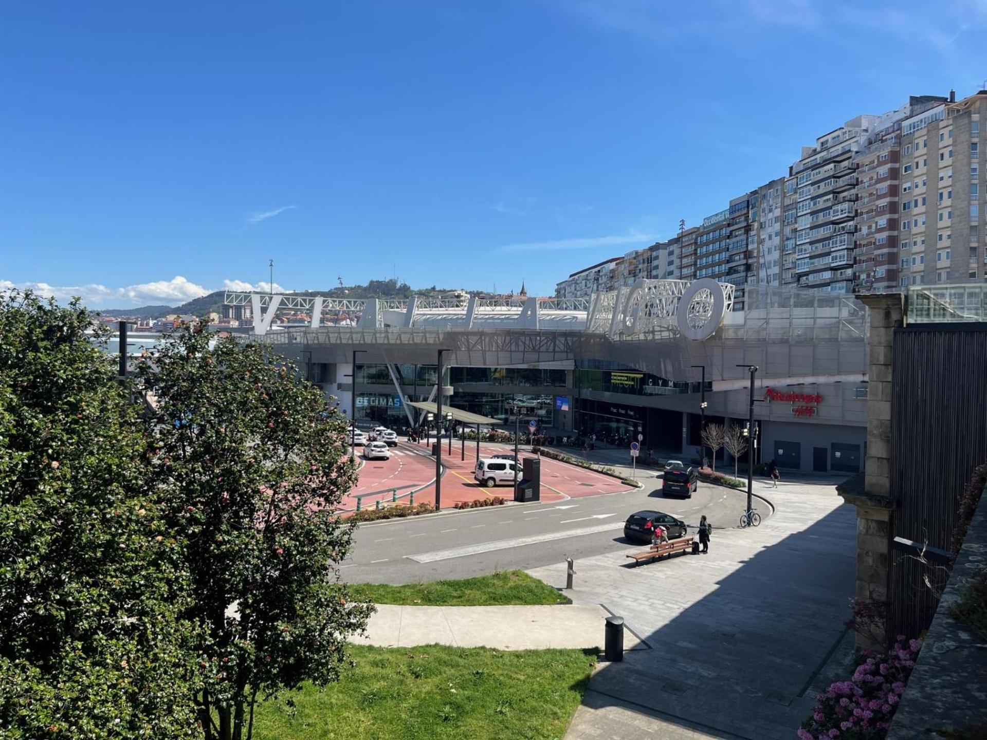 Apartamento Piso Centrico De 5 Con Garaje En