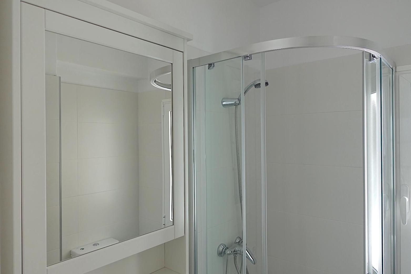 Apartamento Piso Centrico De 5 Con Garaje En *