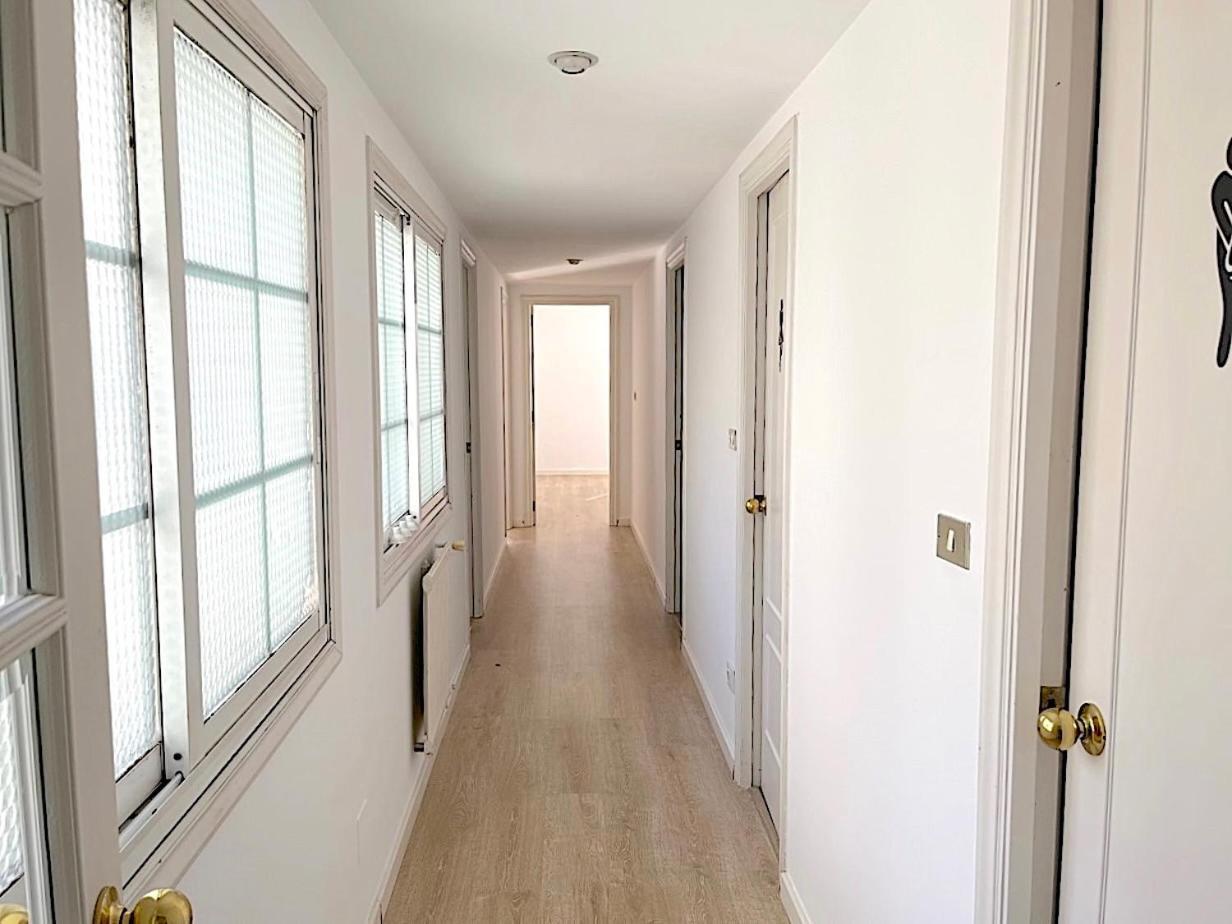 Piso Centrico De 5 Con Garaje En Apartamento *