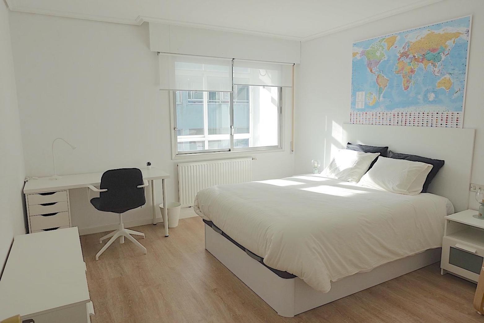 Piso Centrico De 5 Con Garaje En Apartamento Vigo